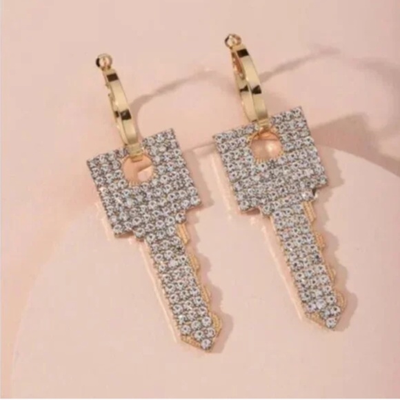 ❤️ FREE Key Rhinestone Chic Glam Artsy Party Modern Hipster Hippie Drop Earrings - Picture 3 of 4